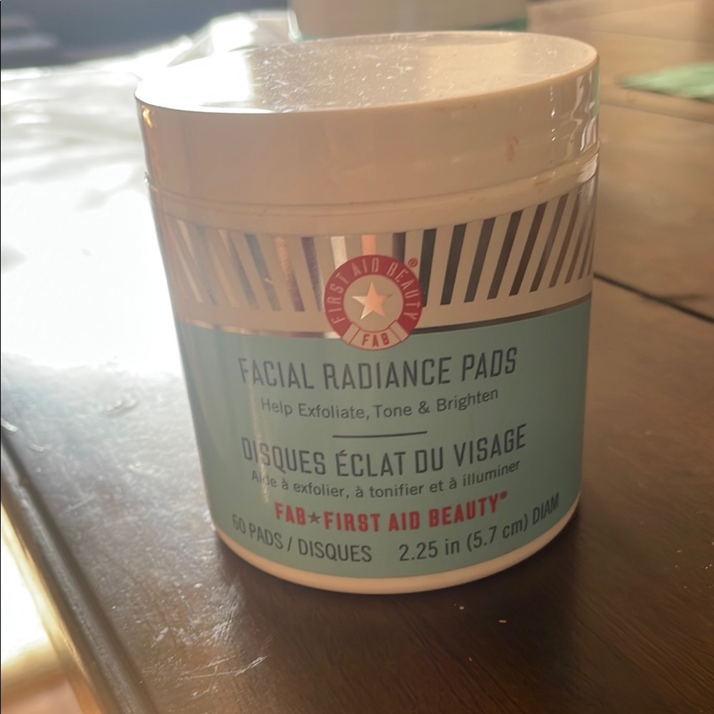 First Aid Beauty Facial Radiance Pads
